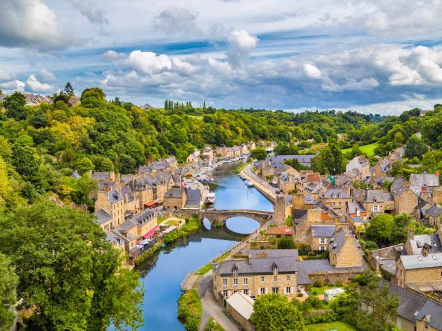 Dinard et Dinan,  deux petites perles de la Bretagne vous attendent  ! 